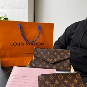 Sac LV Intérieur Rose Bébé